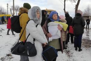 Из Сум эвакуировали беременных женщин, женщин с детьми, пожилых людей, людей с инвалидностью и иностранных студентов