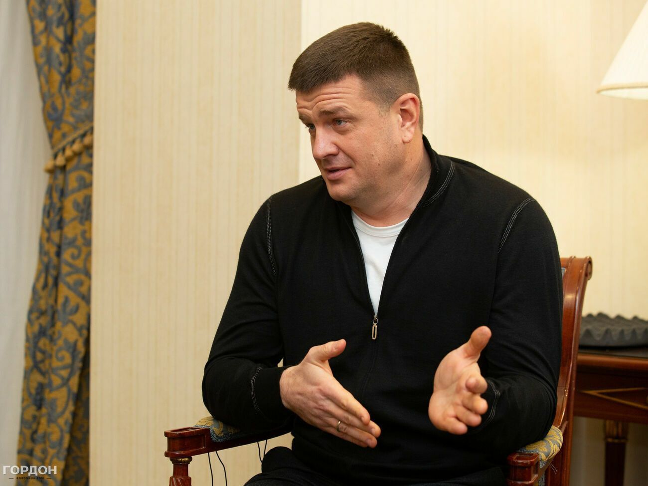 Бурба: Нехай визначиться, що йому робити: або гнити у в'язниці як воєнному злочинцю, або по-офіцерськи поспілкуватися зі своєю табельною зброєю