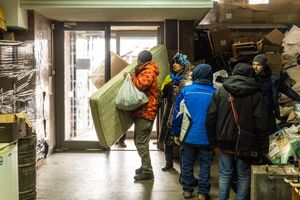 У Дніпрі відкривають додаткові склади для гуманітарних вантажів