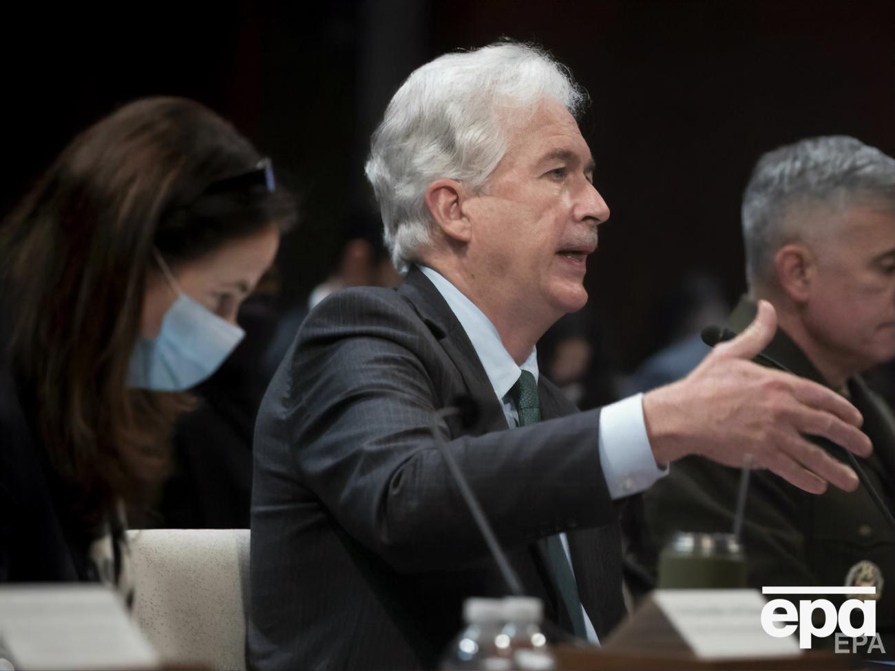 По словам Бернса, в ЦРУ не видят, как Путин может добиться своей цели&nbsp;&ndash; захватить Киев и заменить власть президента Украины Владимира Зеленского промосковским марионеточным руководством