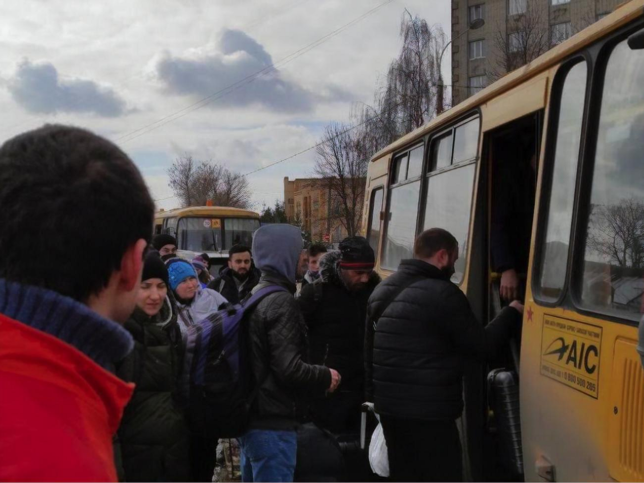 В Офісі президента просять водіїв забирати із собою максимальну кількість людей