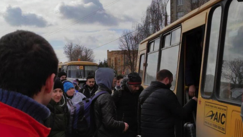 В Офісі президента просять водіїв забирати із собою максимальну кількість людей