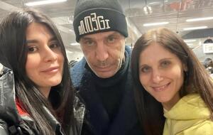 Линдеманн помог украинкам поселиться в гостиницу в Берлине