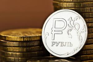 Падение рубля связано с санкциями Запада против РФ