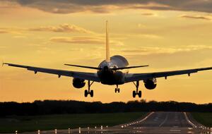 В Великобритании после введения новых правил уже задержан первый самолет