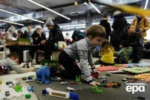 По данным Нацполиции, из оккупации удалось вывести 100 мирных жителей, 30 из которых – дети