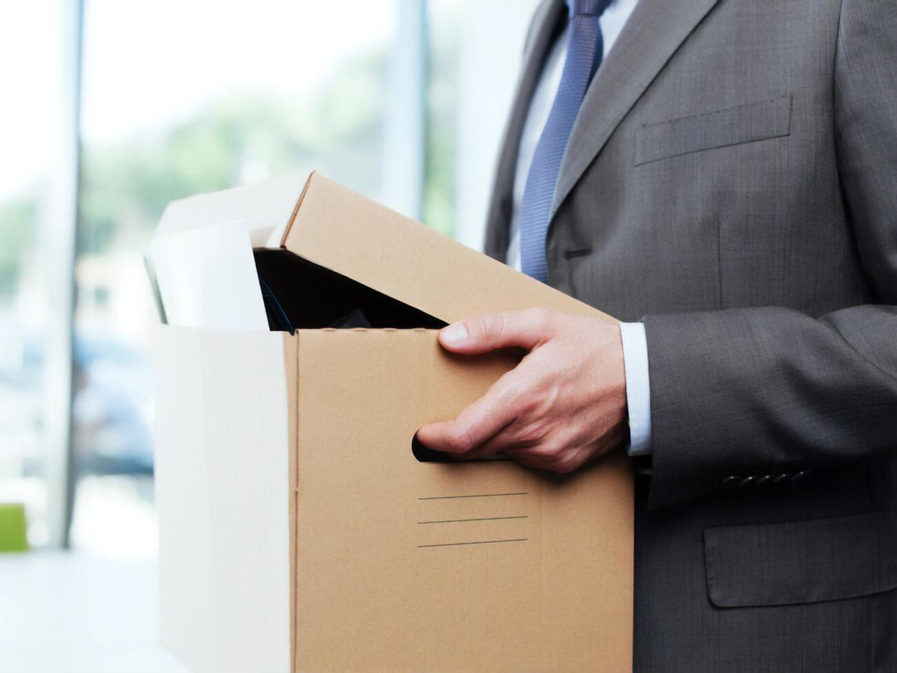 Российские чиновники задумываются об увольнении, но боятся, что это приравняют к бегству