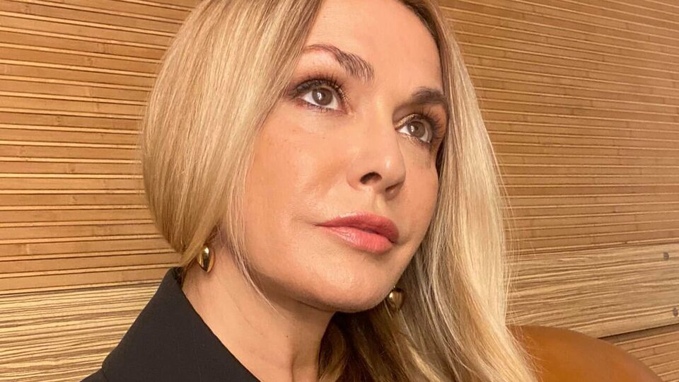 Сумская с другими актрисами помолилась за украинских воинов