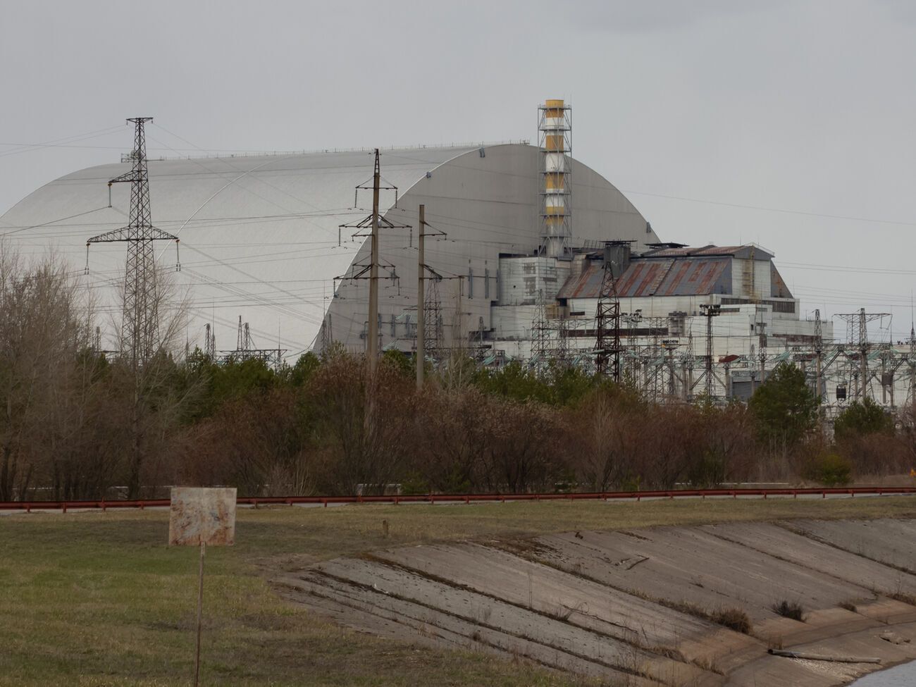 Обесточивание ЧАЭС будет угрожать утечкой радиации, предупреждали в МИД Украины