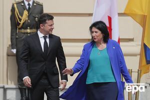 Зурабішвілі (праворуч) заявила, що грузини солідарні з Україною, оскільки добре знають, що таке російська агресія