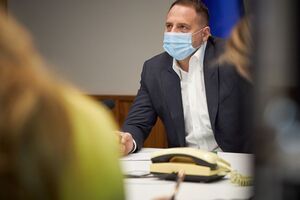 По словам Ермака, новая система безопасности должна быть готова в любую минуту без дополнительных решений оказать полную поддержку стране, на которую напал агрессор