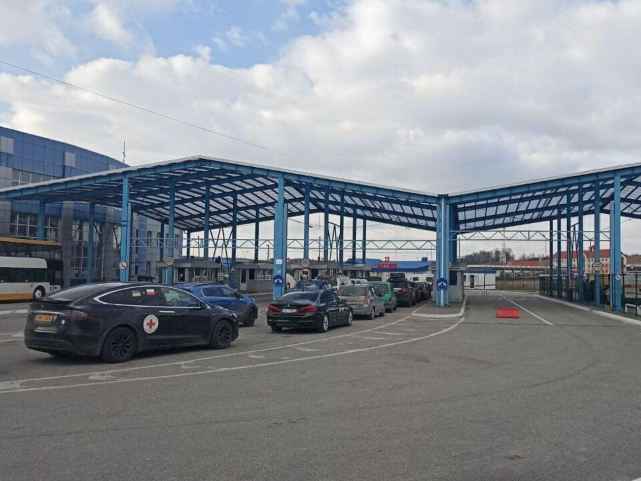 Мужчина помогал украинцам выезжать за границу