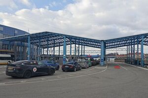 Мужчина помогал украинцам выезжать за границу