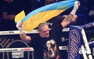 Будинок Усика у Ворзелі пошкодили російські окупанти, повідомила дружина боксера