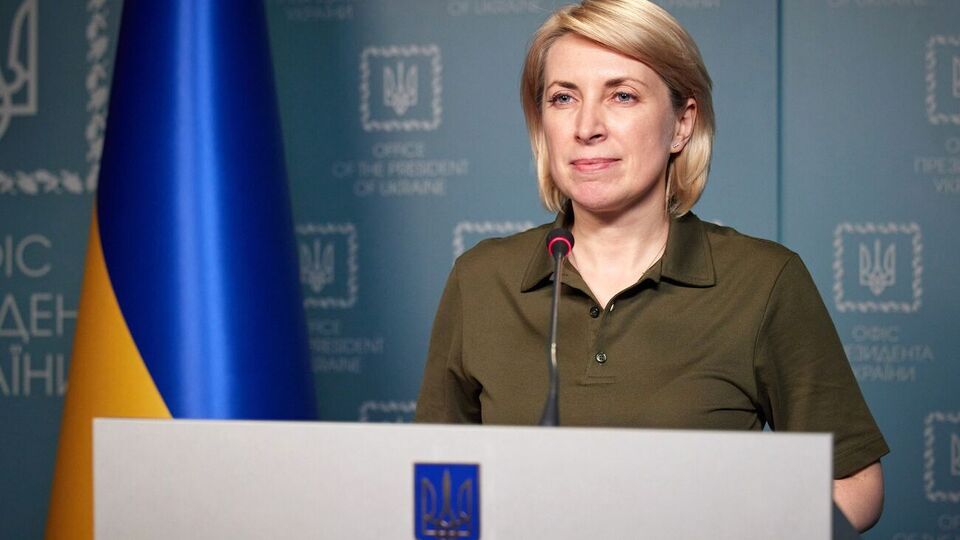 В качестве примера Верещук привела инцидент на гумкоридоре в направлении Мариуполя, когда пьяные оккупанты препятствовали эвакуации людей
