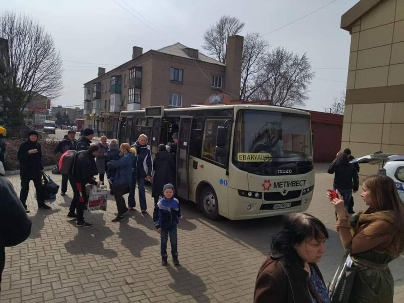 Українська влада планує вивезти кілька тисяч мирних громадян