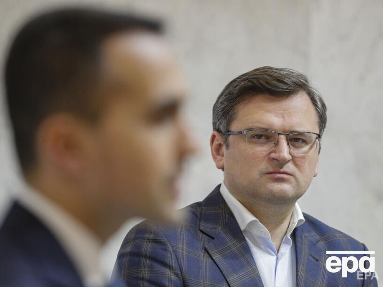 Кулеба у відповідь на запитання про пожежу на нафтобазі в Бєлгороді сказав, що він "людина не військова" і не може ні підтвердити, ні спростувати повідомлення про причетність України