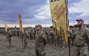 Бойцы "Азова" – солдату РФ: Твое командование пытается убить тебя все время, а мы – только в бою. Сдавайся или беги