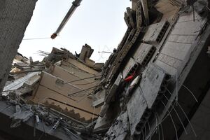 Унаслідок влучення ракети було зруйновано центральну секцію будівлі Миколаївської ОДА з першого до дев'ятого поверху