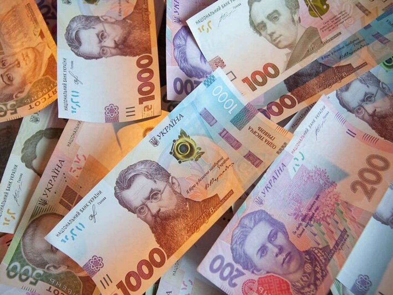 Федоров призвал украинцев продолжать жертвовать деньги армии