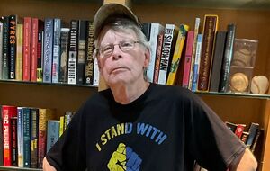 Кинг в первые дни после нападения РФ на Украину заявил о поддержке украинскому народу