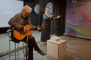 Хостикоев и Сумская во время концерта общались с переселенцами