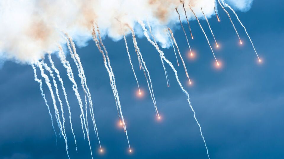 Фосфорные боеприпасы – тип зажигательных боеприпасов, снаряженных белым фосфором