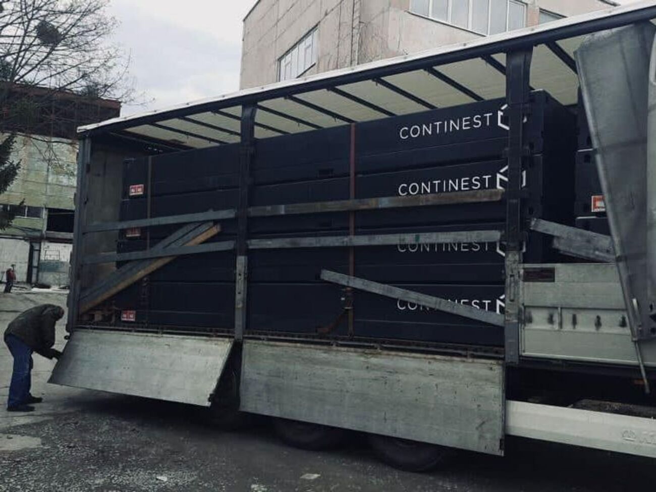 Дома обеспечат временное проживание для специалистов, которые проводят поисковые работы и разбирают завалы