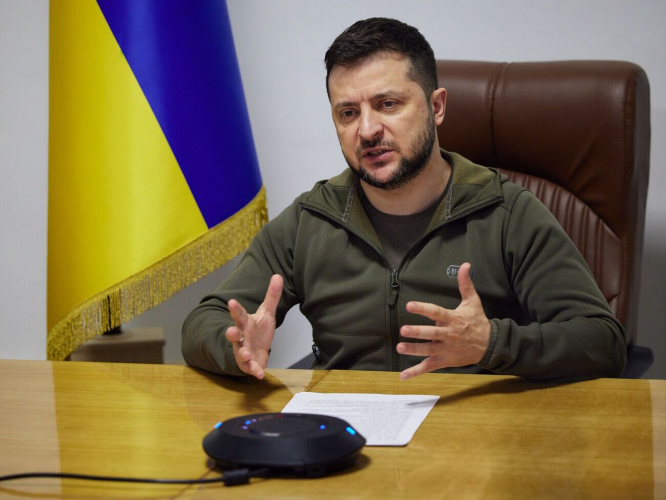 Несмотря на введенные против России санкции из-за вторжения в Украину, она "еще не чувствует, что нужно остановиться", отметил Зеленский