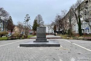 После демонтажа памятника Пушкину жители Тернополя требуют снять в городе памятники, связанные со Второй мировой войной