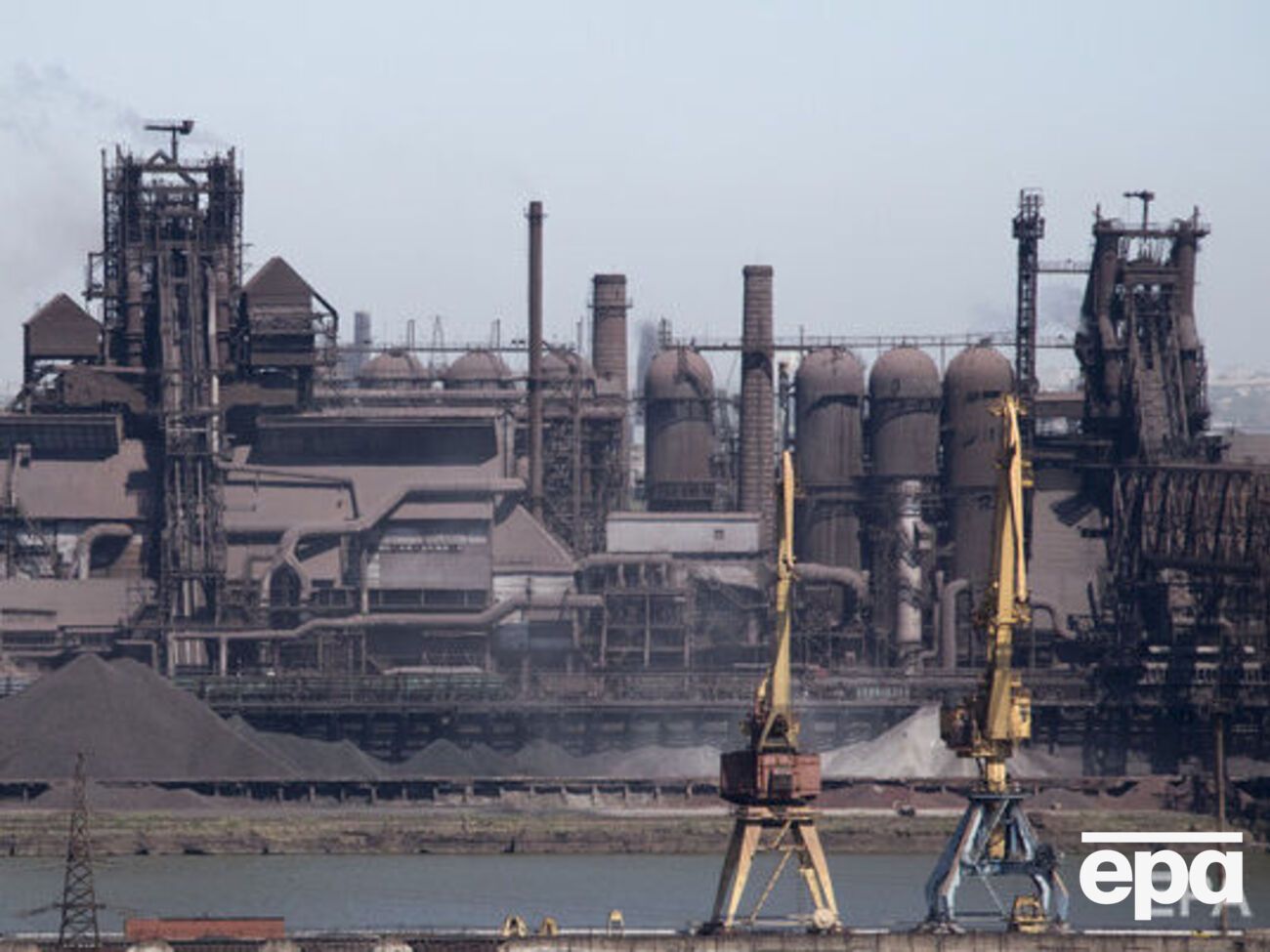 Штурмуя "Азовсталь", можно "положить большое количество солдат", считают боевики "ДНР"