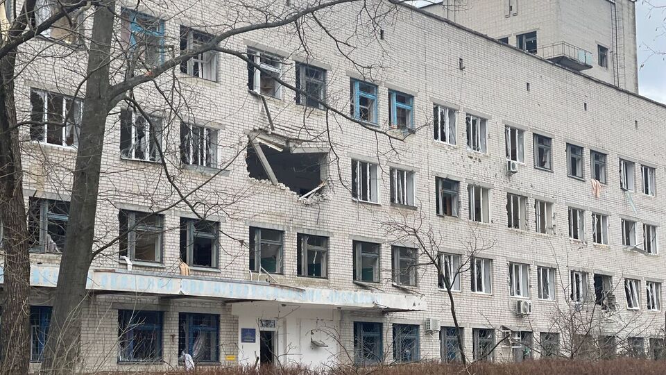 В Чернигове несколько больниц с прямым попаданием российских снарядов не подлежат восстановлению, заявил глава Минздрава