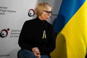 За словами Денісової, окупанти намагалися розповідати їй легенду про участь у "навчаннях", але вона швидко "розсипалася"