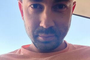 Бедняков предложил российским мародерам отправить по почте трусы и тостер