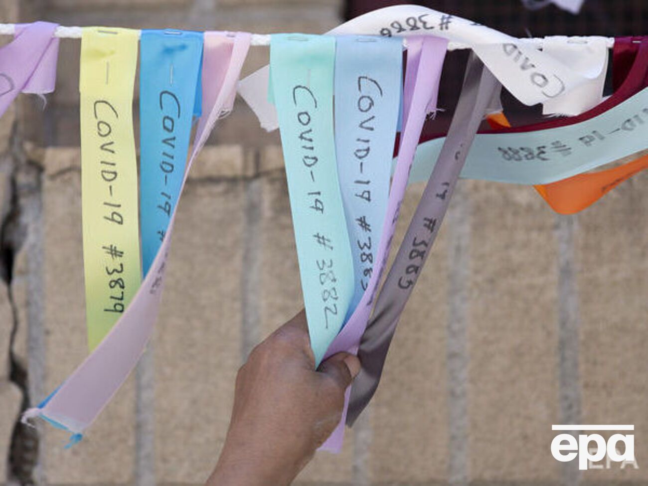 По числу случаев COVID-19 лидируют США