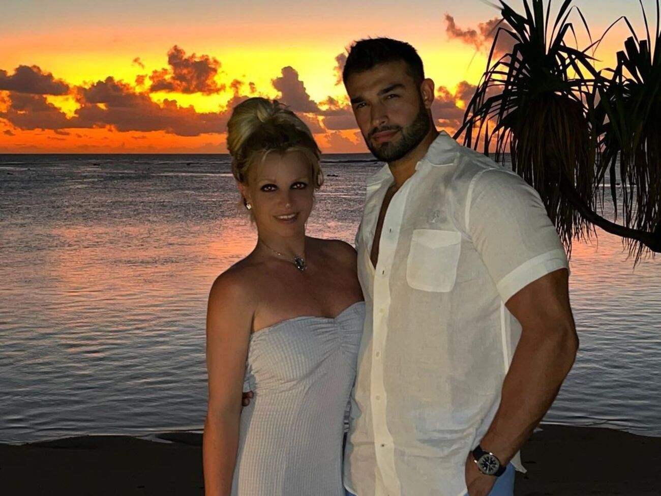 Восени 2021 року Асгарі освідчився Спірс, але пара все ще не зареєструвала шлюбу