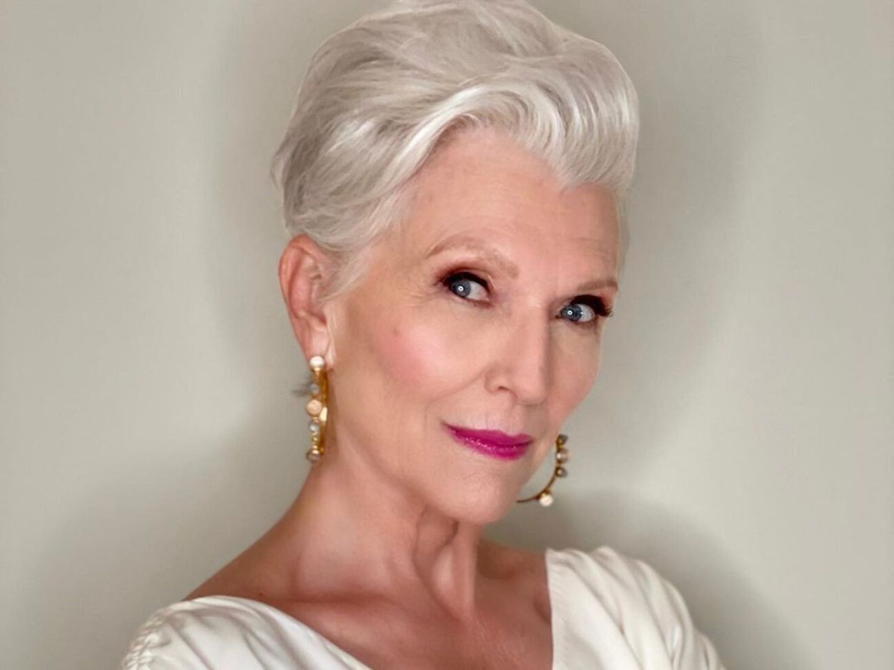 Мей Маск: Підтримайте Україну