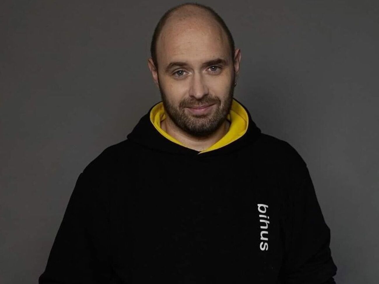 Если у вас есть время на срачи в интернете – не разгоняйте "зраду", а боритесь с российской ботофермой в Чехии, Словакии, Франции, Германии, США