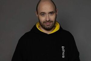 Если у вас есть время на срачи в интернете – не разгоняйте "зраду", а боритесь с российской ботофермой в Чехии, Словакии, Франции, Германии, США