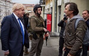 Джонсон і киянин Сергій поспілкувалися 9 квітня у центрі Києва