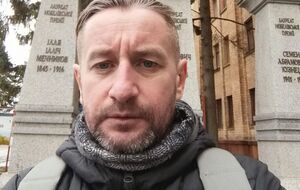 Жадан сообщил, что потратит премию на покупку автобусов для волонтеров