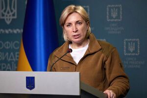 По словам Верещук, среди задержанных россиянами 500 женщин