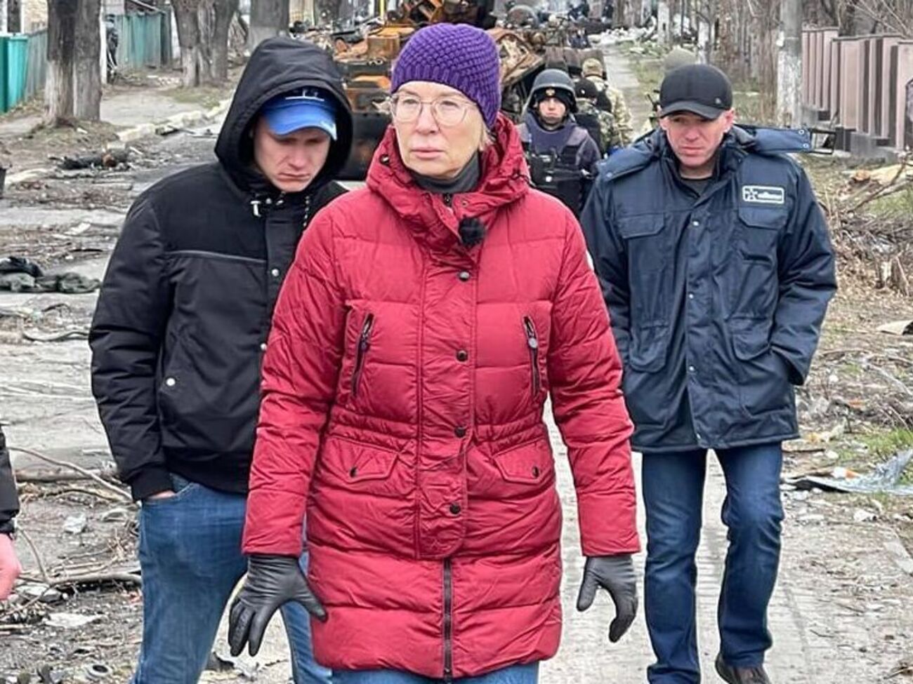 Денисова: Людей спрашивают, они за или против России, "нацики" или нет