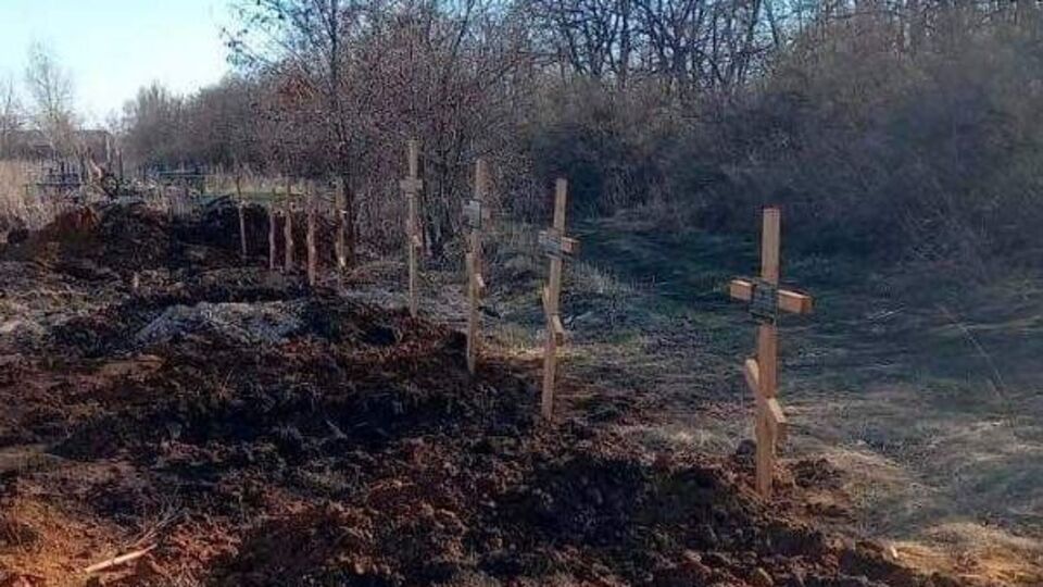 Гайдай розповів, як ховають людей у Луганській області