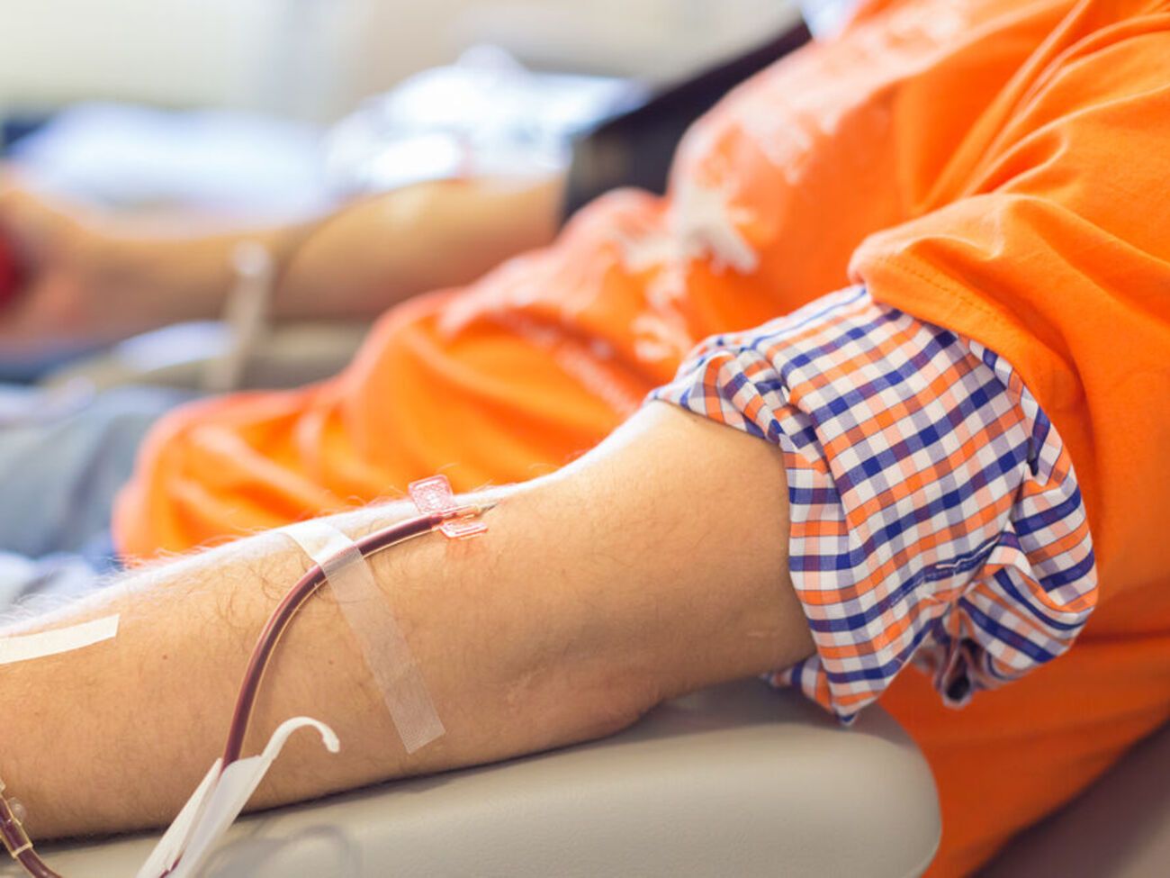 Медики обращаются к шахтерам с просьбой сдать кровь конкретной группы с определенным резус-фактором, и предприятия помогают собрать всех готовых помочь