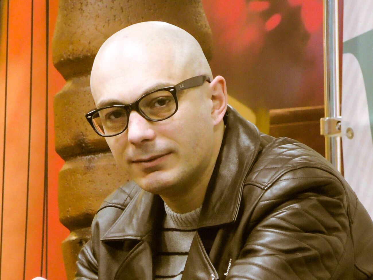 По данным Офиса генпрокурора, управделами президента РФ закупило книгу Гаспаряна для изучения и использования чиновниками