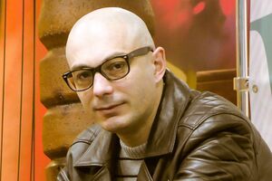 По данным Офиса генпрокурора, управделами президента РФ закупило книгу Гаспаряна для изучения и использования чиновниками