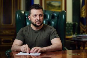 Зеленский: Если Медведчук сам избрал для себя военную форму, он подпадает под правила военного времени