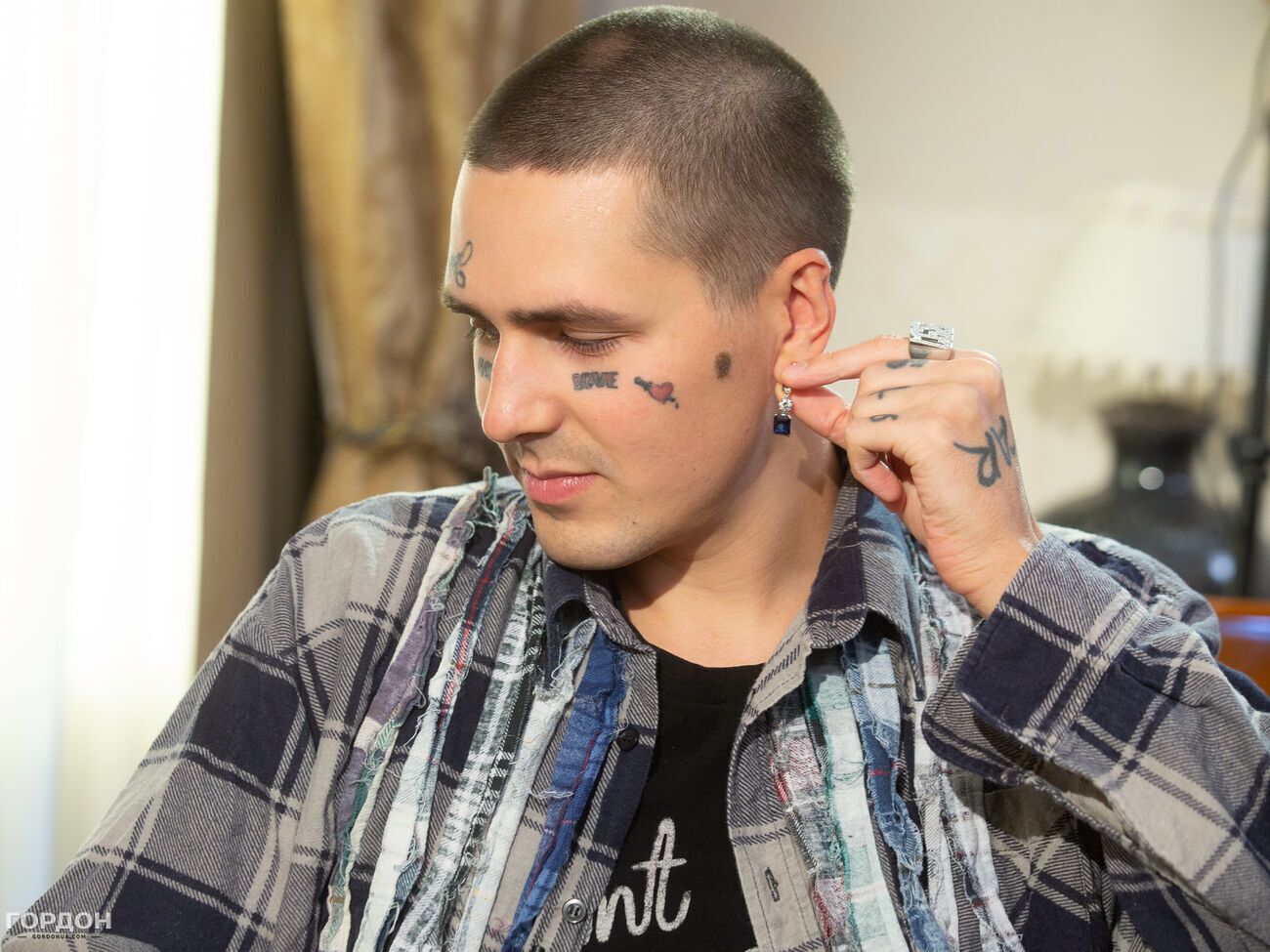 Face:&nbsp;Сейчас такая ситуация, что если ты нормальный человек, тебе не может быть не стыдно, что ты русский