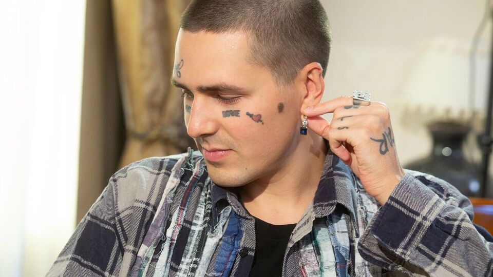 Face: Сейчас такая ситуация, что если ты нормальный человек, тебе не может быть не стыдно, что ты русский